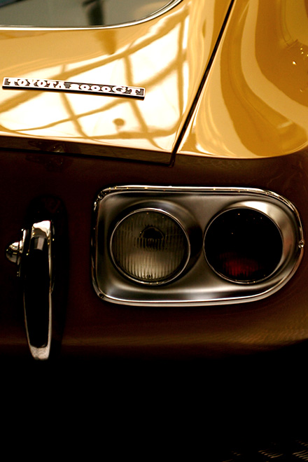 TOYOTA 2000GT